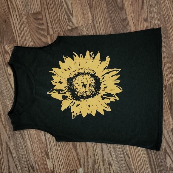Sunflower Muscle Tee NWOT - Picture 1 of 2